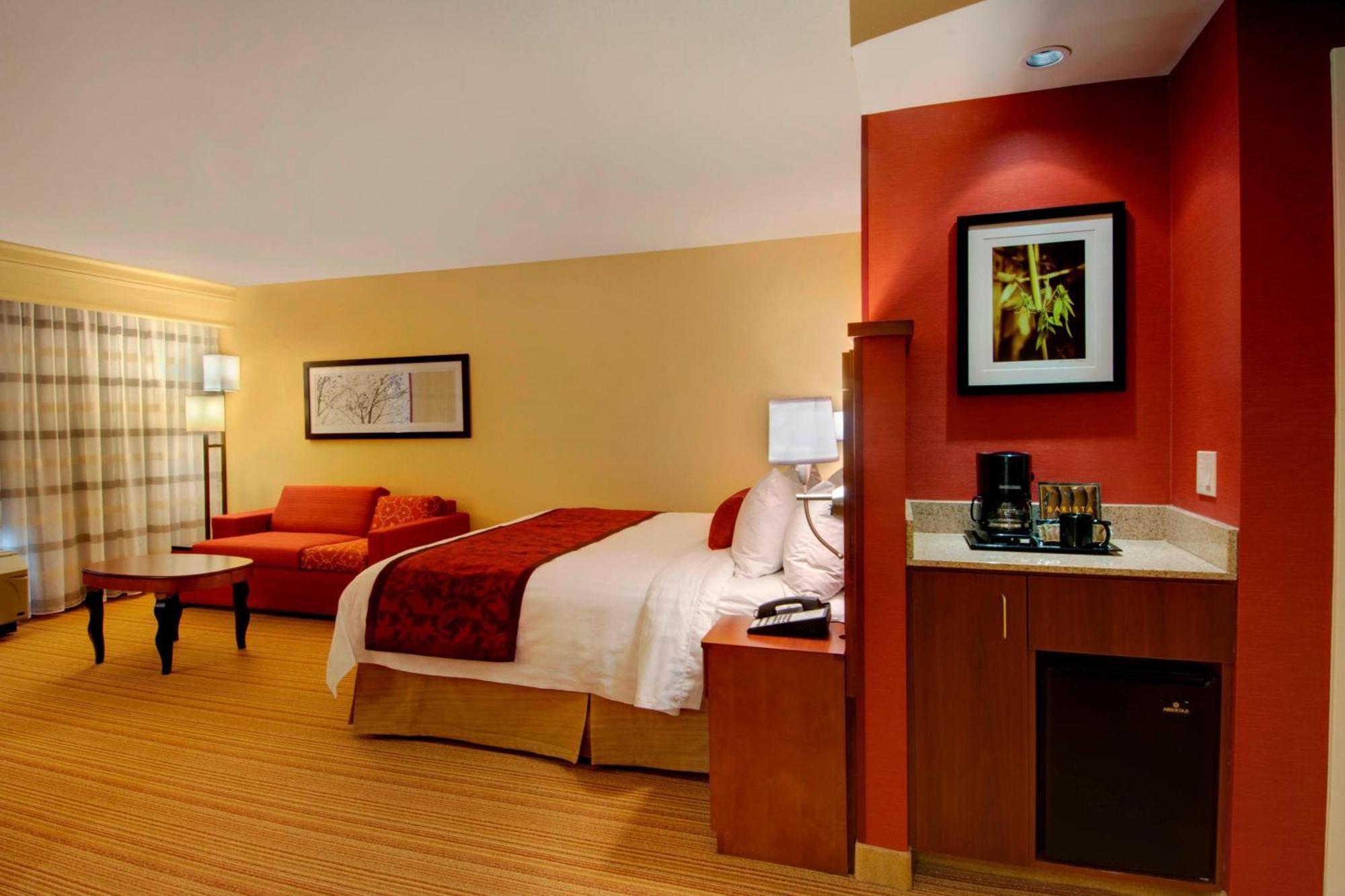 Courtyard By Marriott Madison East Ξενοδοχείο Δωμάτιο φωτογραφία