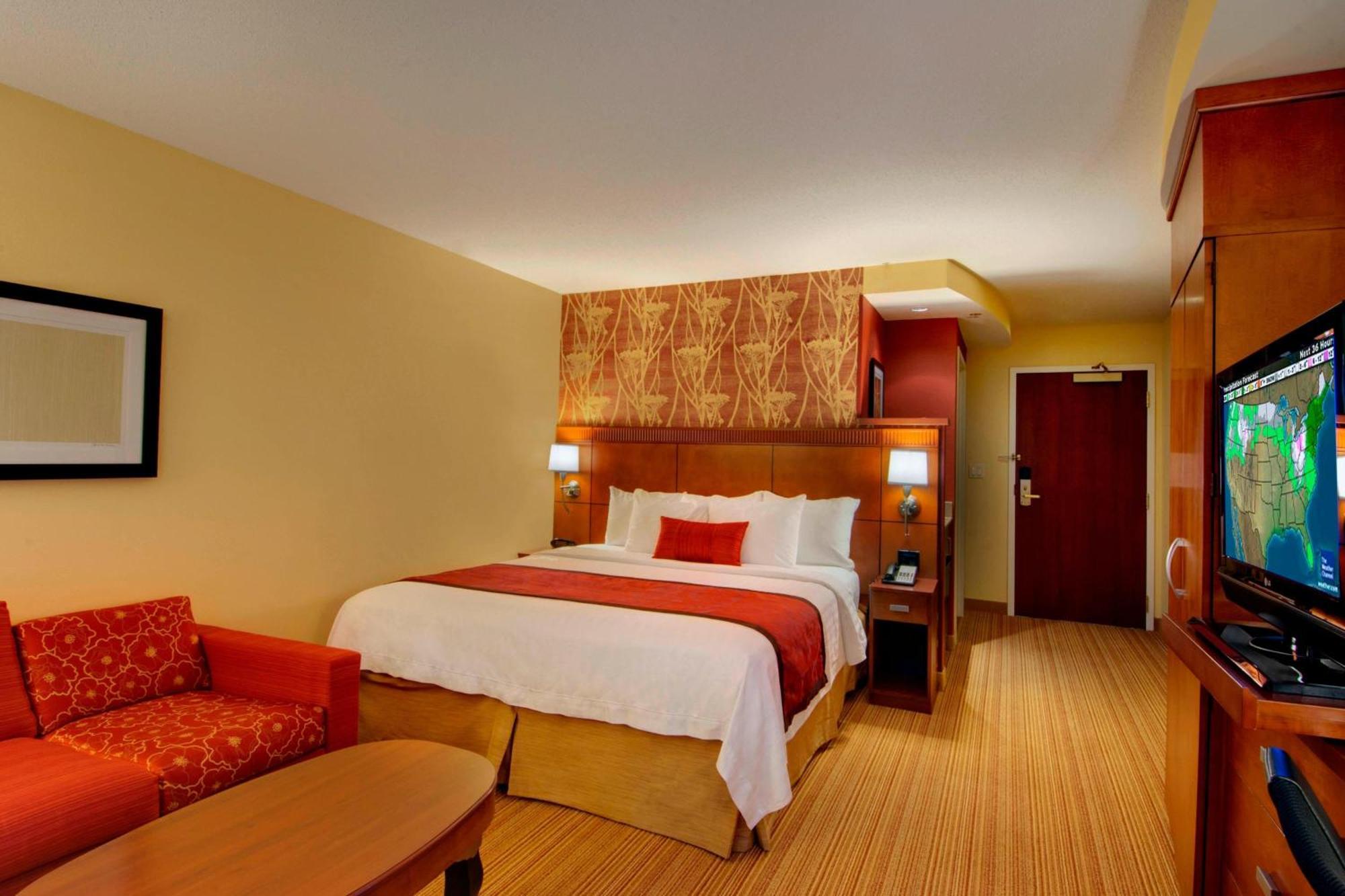 Courtyard By Marriott Madison East Ξενοδοχείο Εξωτερικό φωτογραφία