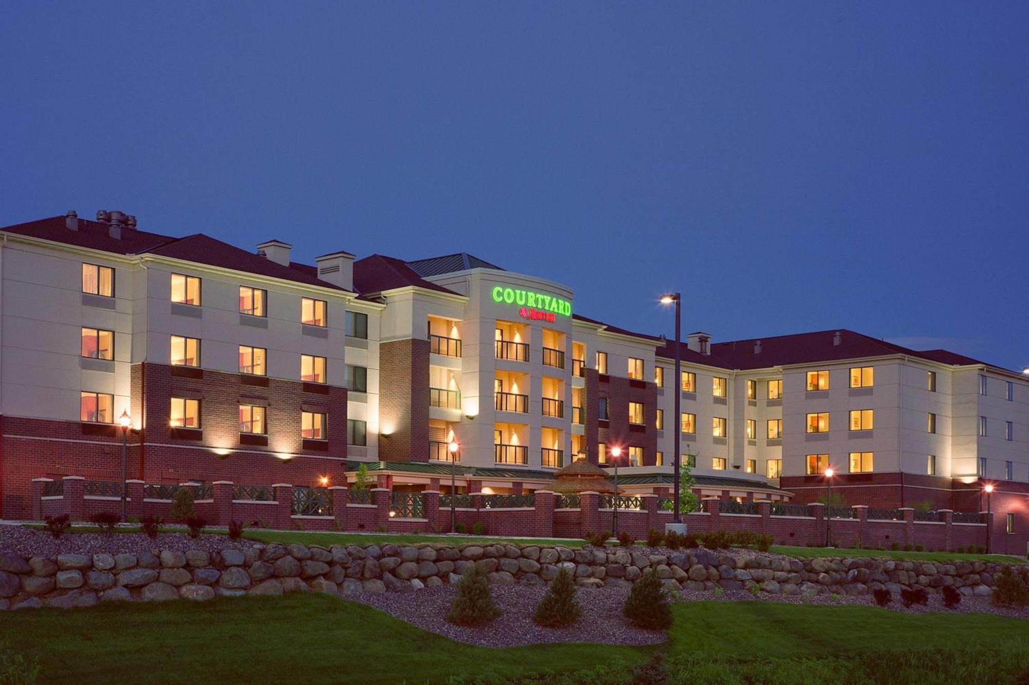 Courtyard By Marriott Madison East Ξενοδοχείο Εξωτερικό φωτογραφία