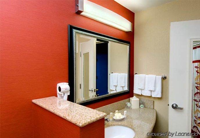 Courtyard By Marriott Madison East Ξενοδοχείο Εξωτερικό φωτογραφία
